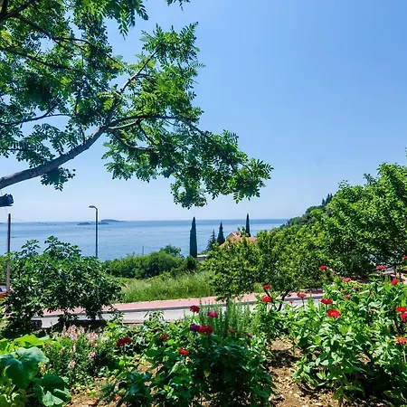 Carpe Diem - Comfort One Bedroom With Terrace And Sea Vi...